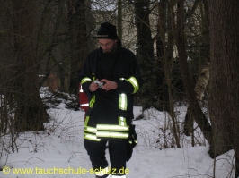 Unterstützung der Feuerwehr Wrestedt durch dieTauchschule Schulz. Vielen dank an Holger (dem Opfer) !