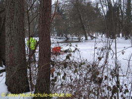 Unterstützung der Feuerwehr Wrestedt durch dieTauchschule Schulz. Vielen dank an Holger (dem Opfer) !